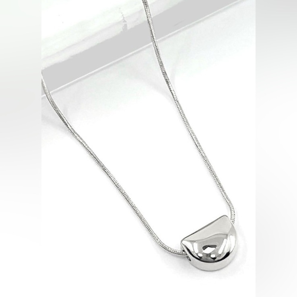 Silver Mini Half Moon Necklace (8015) - Picture 4 of 4
